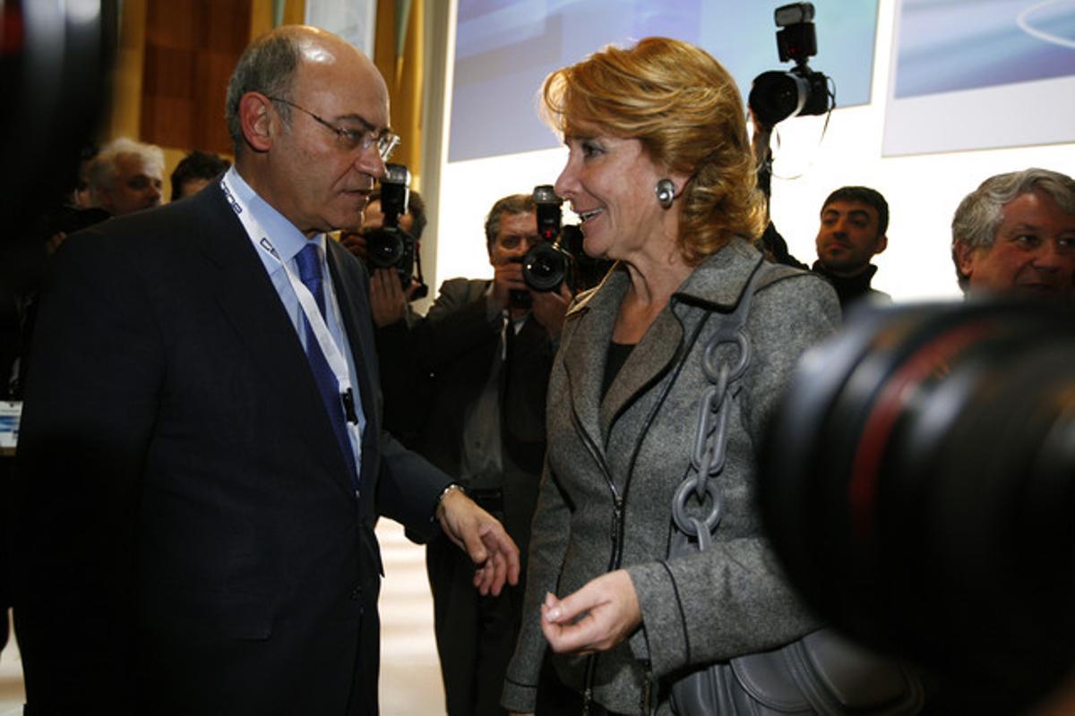 Gerardo Díaz Ferrán, llavors president de la CEOE, i Esperanza Aguirre, que presidia la Comunitat de Madrid, en un acte celebrat a Madrid el 2 de desembre del 2009.