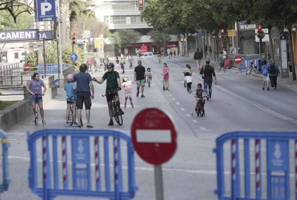 El cierre de calles en Palma, un alivio  para los paseos con seguridad