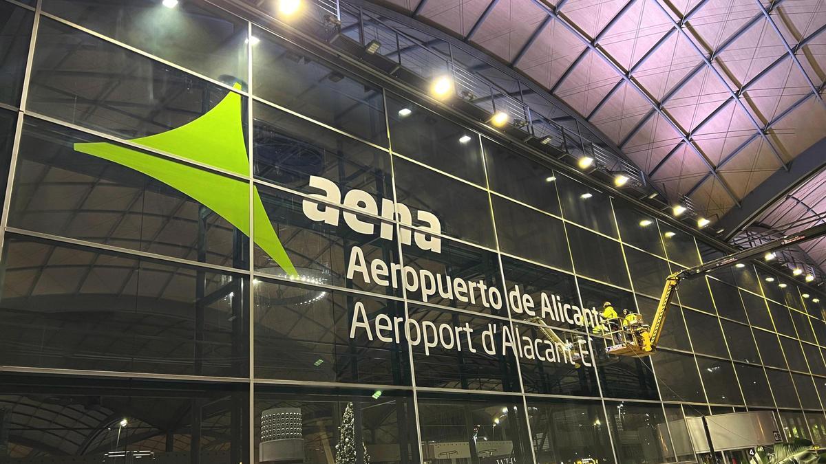 Archivo - El Aeropuerto de Alicante-Elche Miguel Hernández