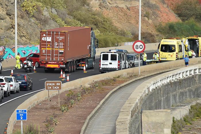 Accidente de tráfico en la GC-1 a la altura de ...