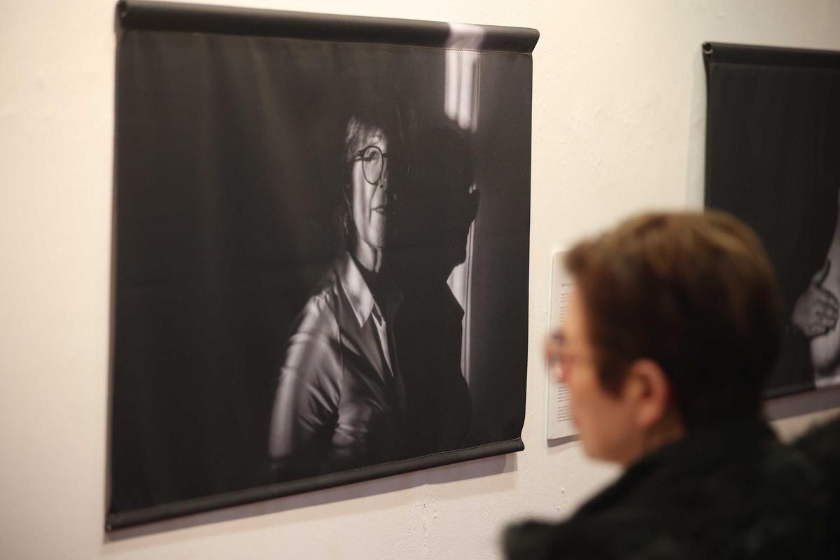 'Virando o rosa': O cancro de mama, nunha exposición sen estereotipos e con perspectiva de xénero na Coruña