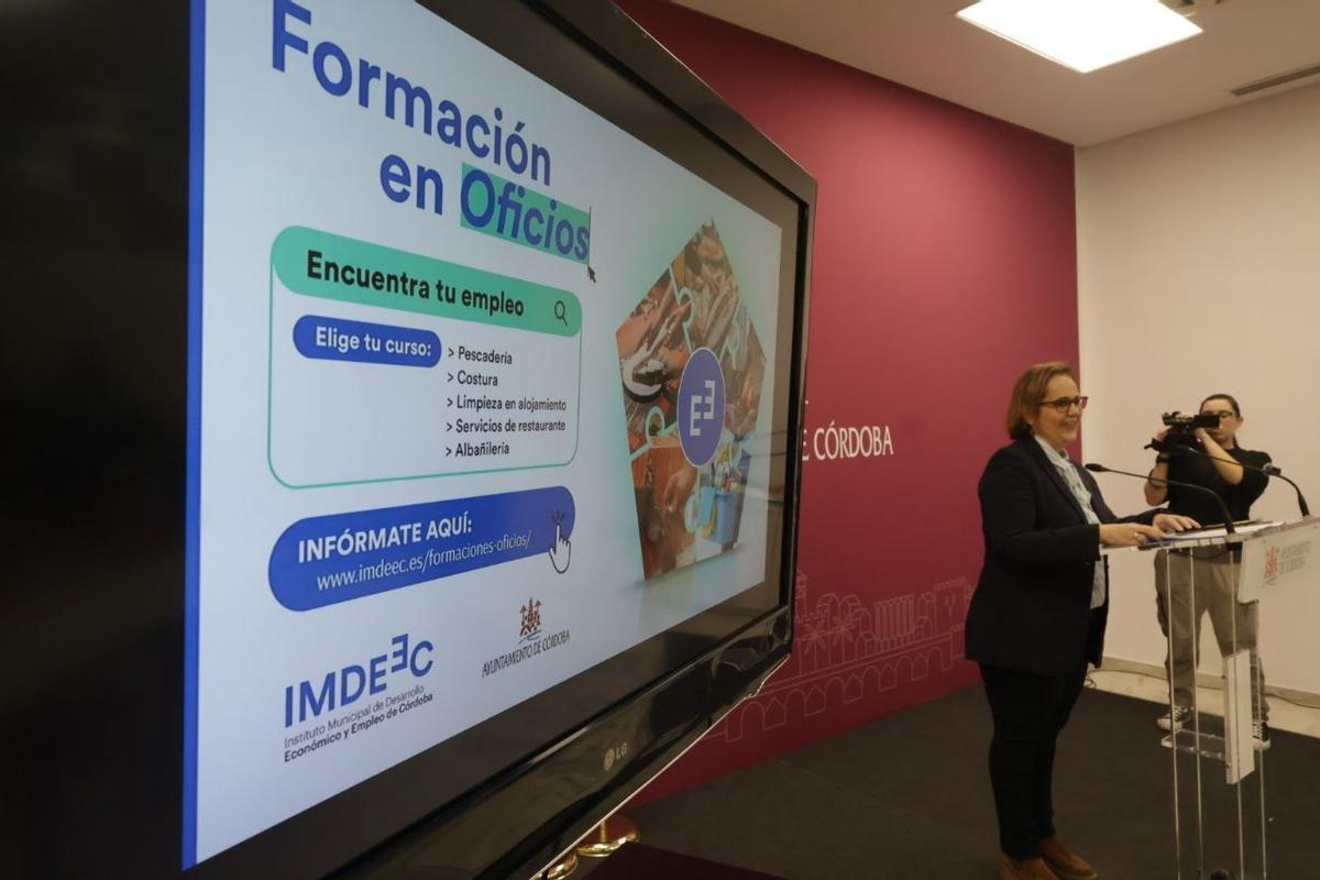 Blanca Torrent en la presentación del Programa Formación en Oficios