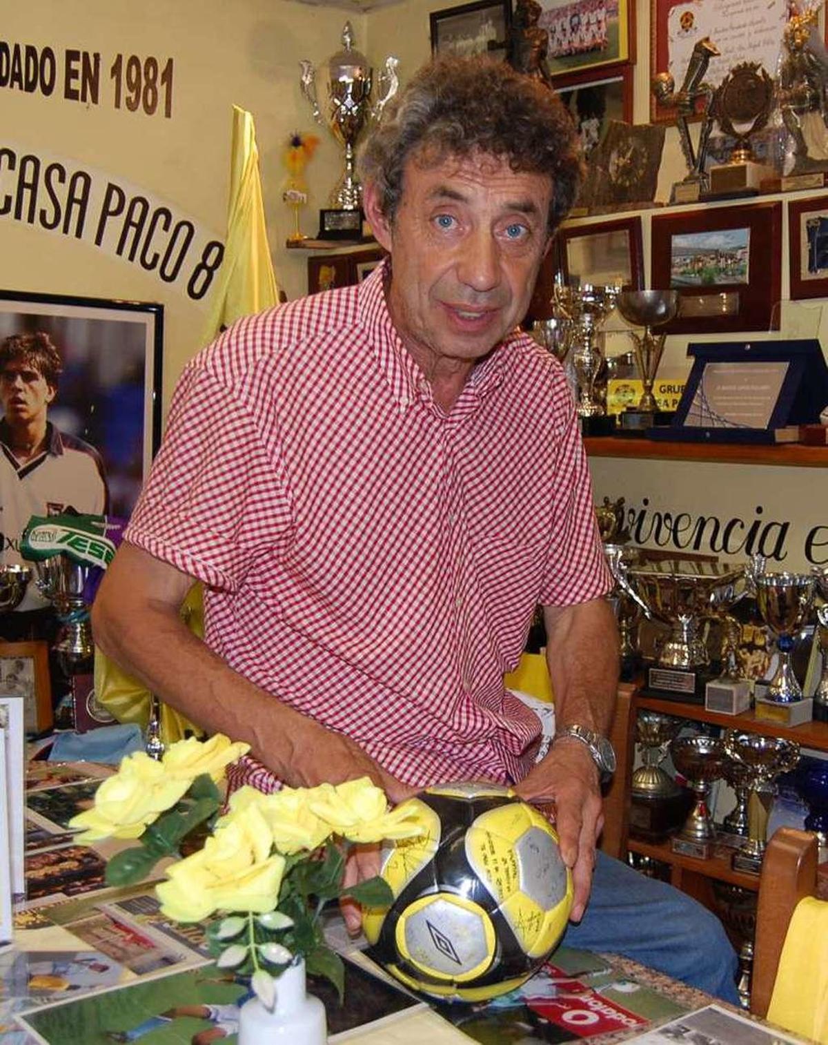 Manolo Conde, en el museo del Grupo Casa Paco 81. // FdV