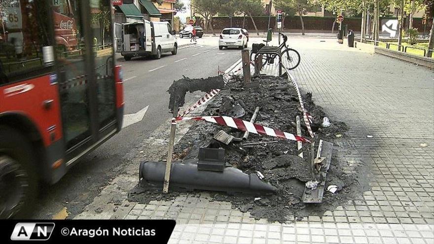 Quemados seis contenedores de noche en dos calles próximas