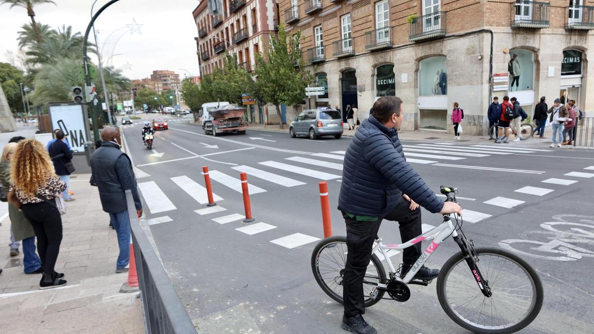 Paso de peatones entre el Plano de San Francisco y la plaza Martínez Tornel, en Murcia.