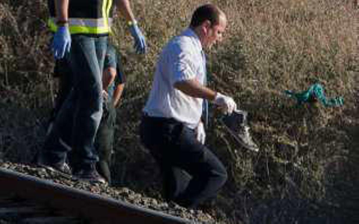 Una pareja de novios muere arrollada por un tren cuando cruzaba la vía frente a la OAMI