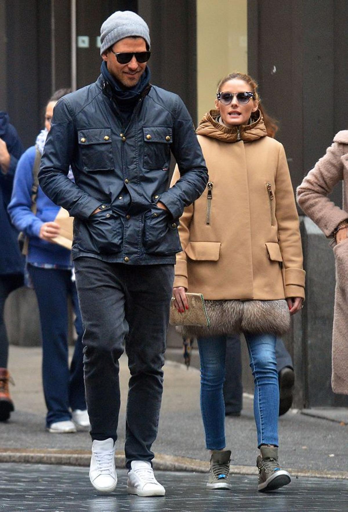 Olivia Palermo reinventa el abrigo camel