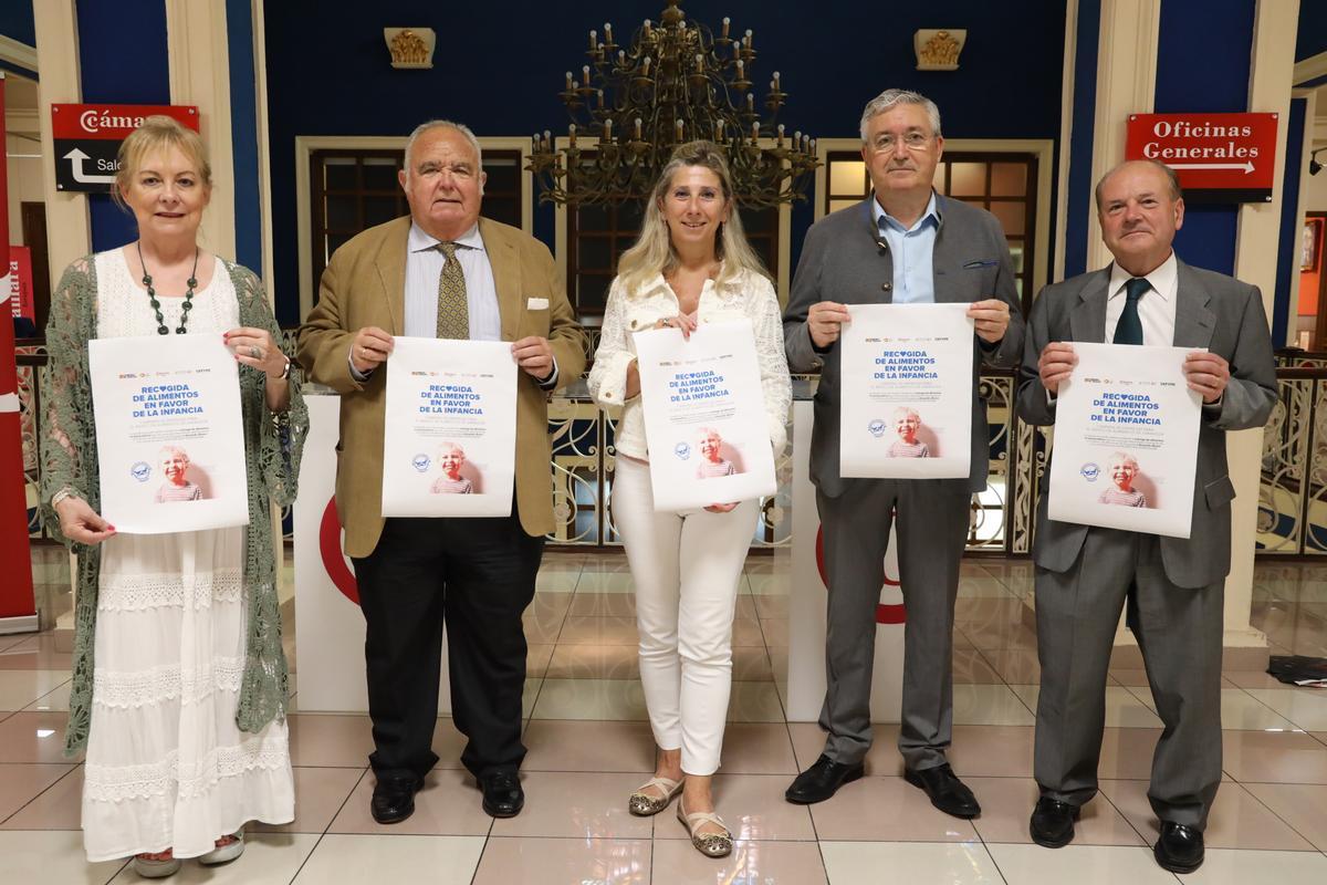 Representantes de las organizaciones empresariales y el Banco de Alimentos de Zaragoza, en la presentación de la campaña.