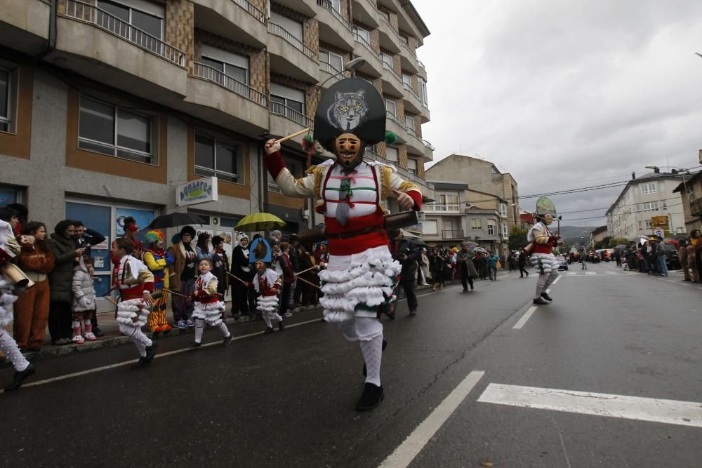 Entroido en Ourense 2016 | El Entroido vence al mal tiempo en Verín, A Valenzá o Cartelle