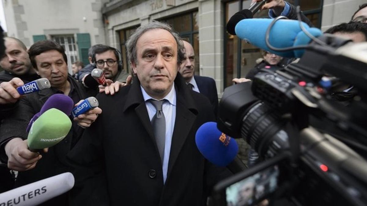 Michel Platini sale de declarar ante el TAS el pasado martes.