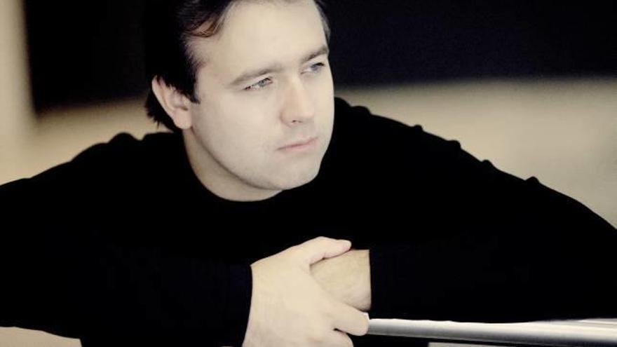 El pianista Alexei Volodin actúa hoy en El Principal.