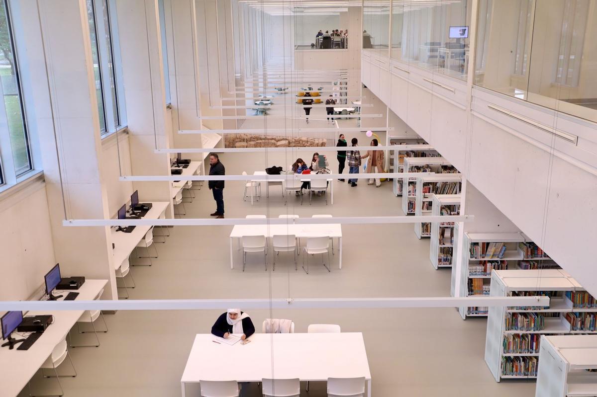 Estudiantes en el Grupo Cántico en época de exámenes.