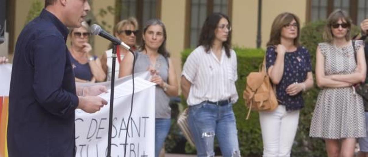 Xàtiva inicia los actos del Día del Orgullo LGTBI+ con el manifiesto