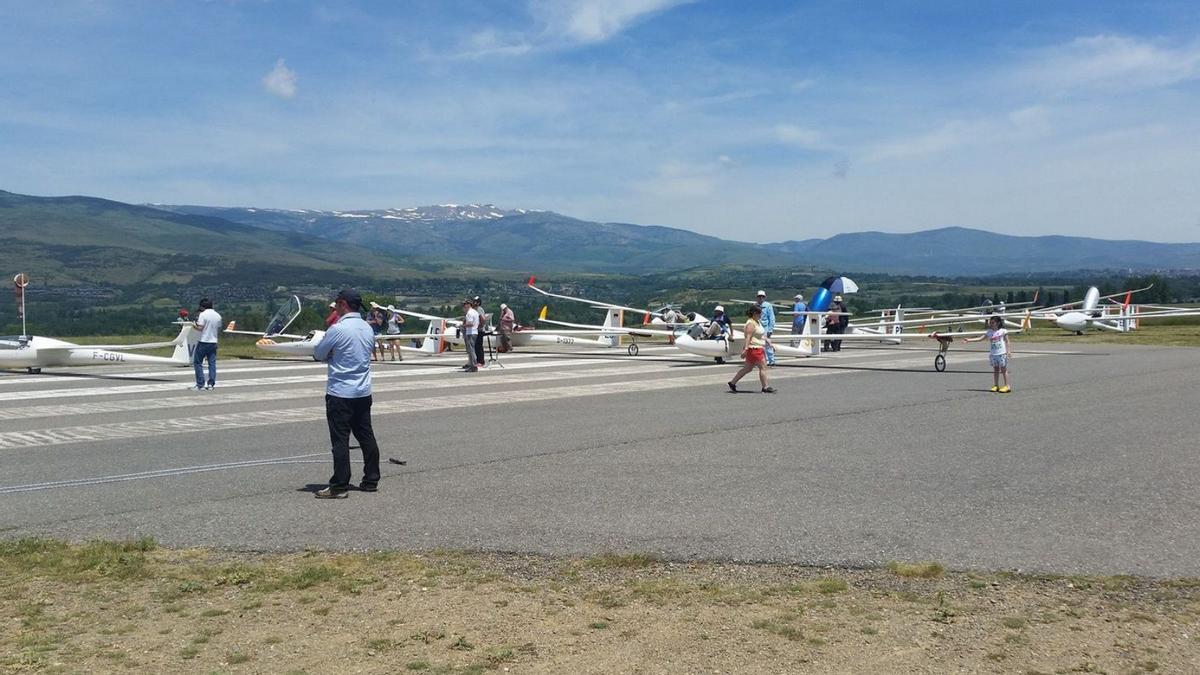 Una jornada de competició a l’aeròdrom de Cerdanya en l’anterior gestió de l’equipament