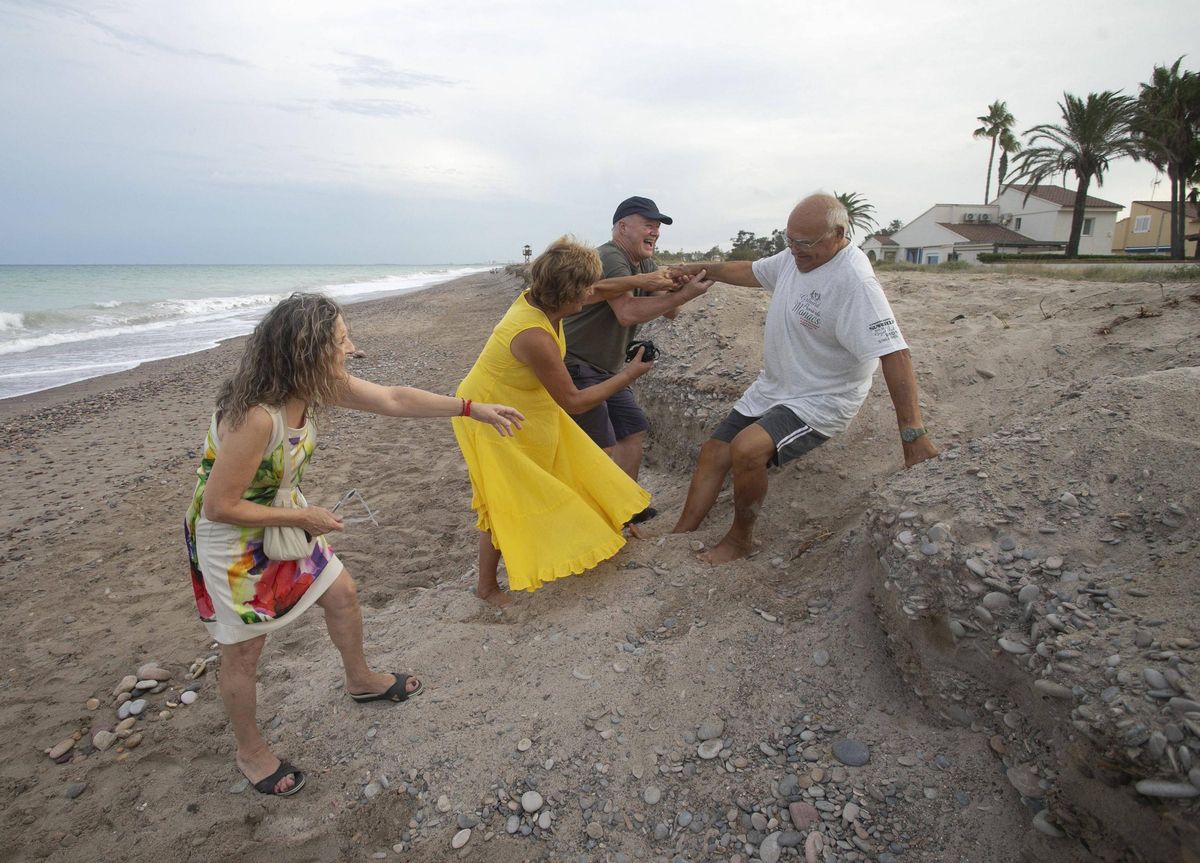 Problemas de acceso a la playa Malvarrosa, este verano.