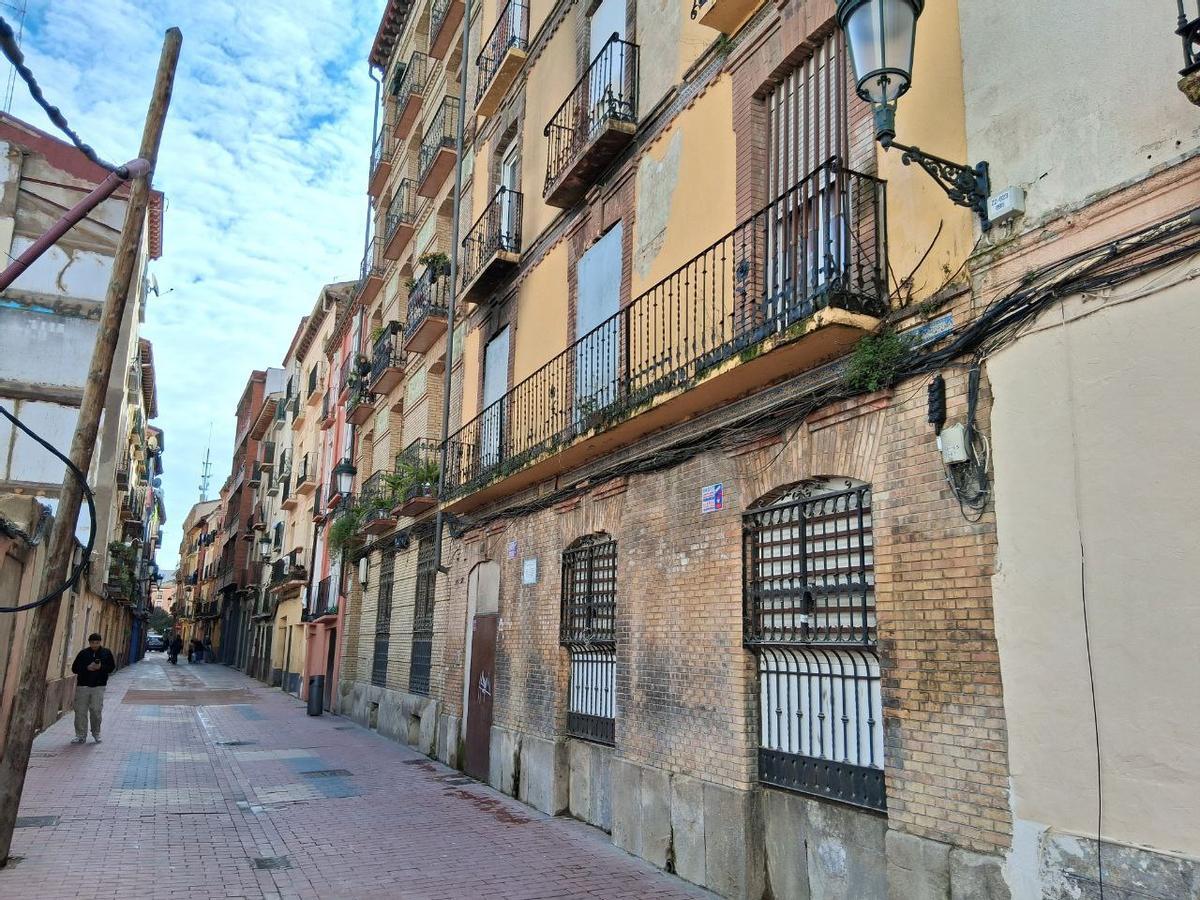 El edificio a rehabilitar en la calle Pignatelli.