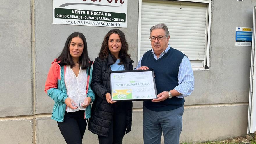 La quesera de Arangas Elena Soberón recibe el premio al Joven Agricultor Europeo