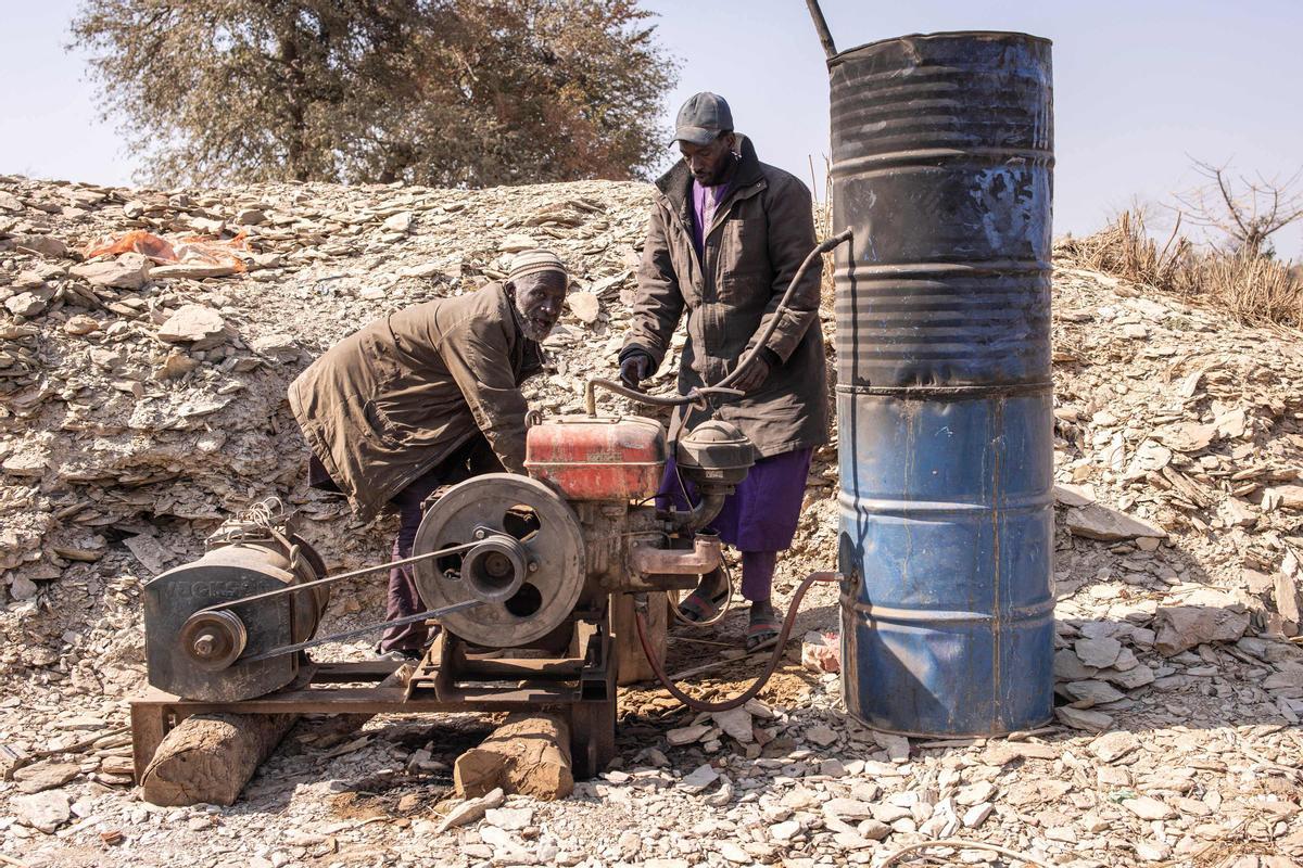 La minería artesanal de oro en Senegal. Karakaene y Bantakokouta son sitios de extracción de oro en el sureste de Senegal