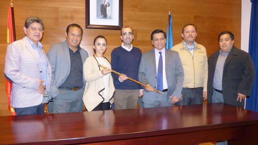 José Luis Librado, Zenón Pacheco, Guadalupe Rubí, José Víctor Rodríguez, Luis Arturo Sánchez, Abel Ramírez y Daniel López, ayer, en Cangas del Narcea.