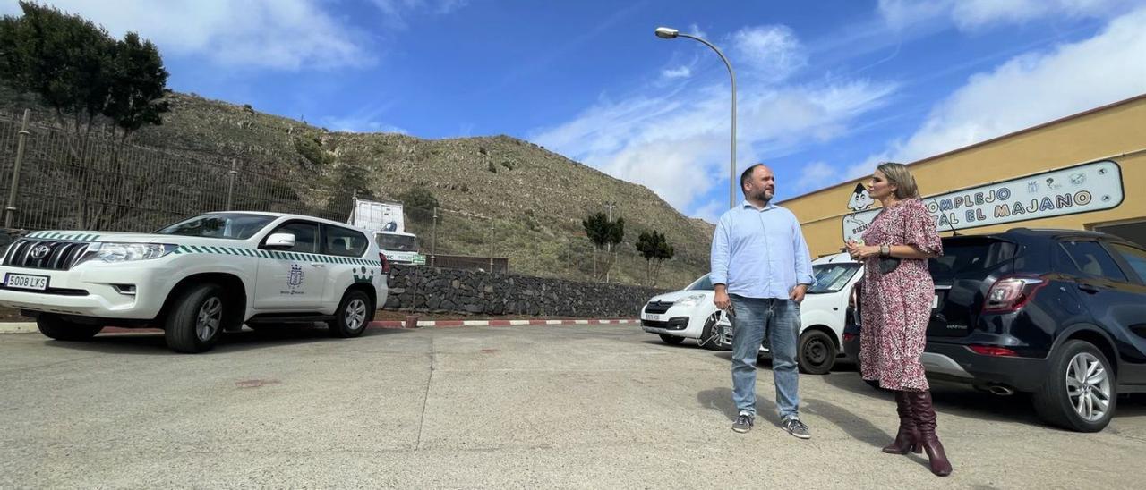 José Antonio Valbuena y Montserrat Gutiérrez, durante la visita a El Hierro.