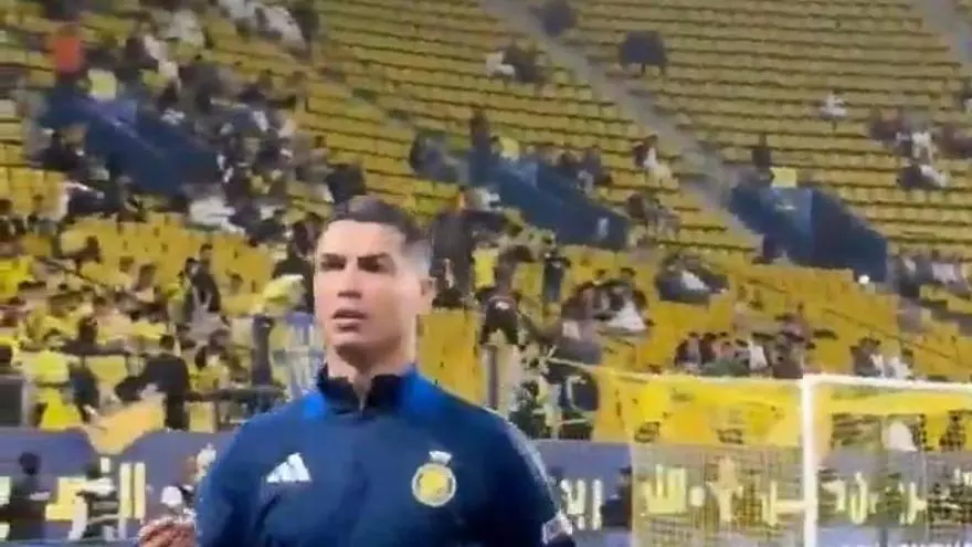 La vacilada de Cristiano Ronaldo a su 'doble' mientras calentaba