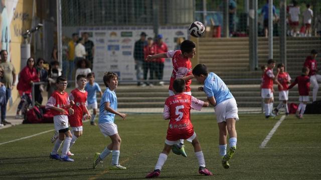 Imagen de una edición anterior del Torneo «Elvira Fernández». | JOSE LUIS FERNÁNDEZ