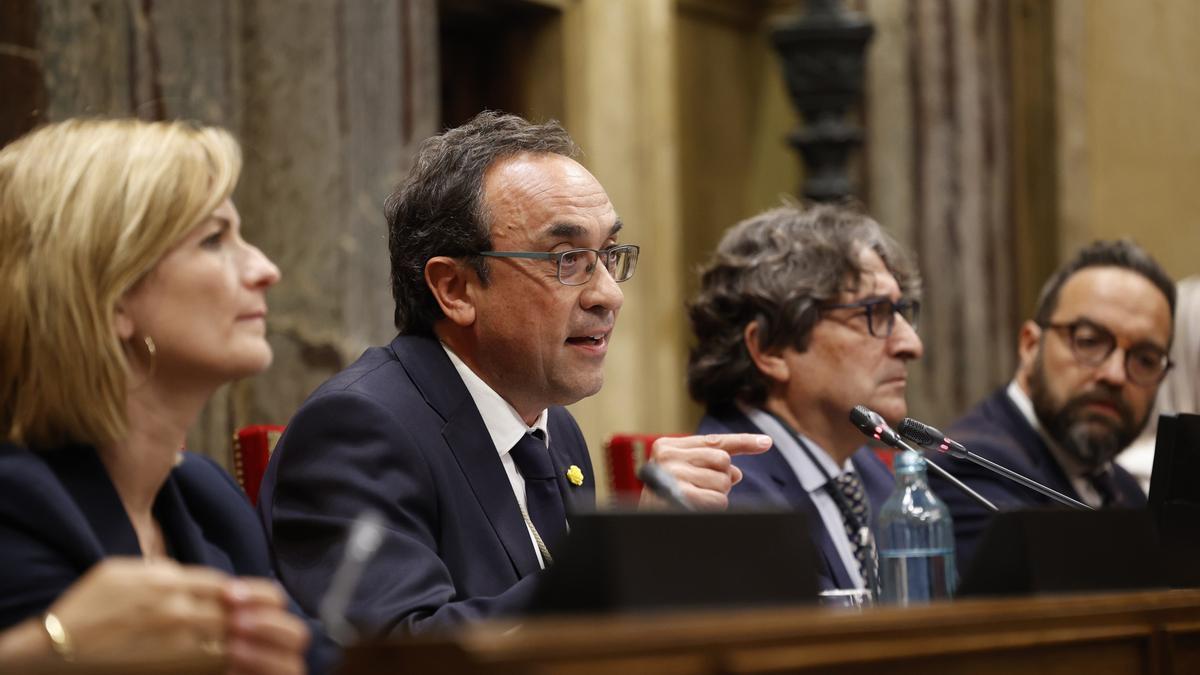 El presidente del Parlament de Cataluña, Josep Rull, segundo por la izquierda.