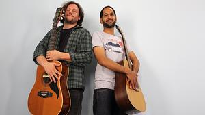 The {bTales} interpreta en acústic el tema {’I} {feel} {fine}’.