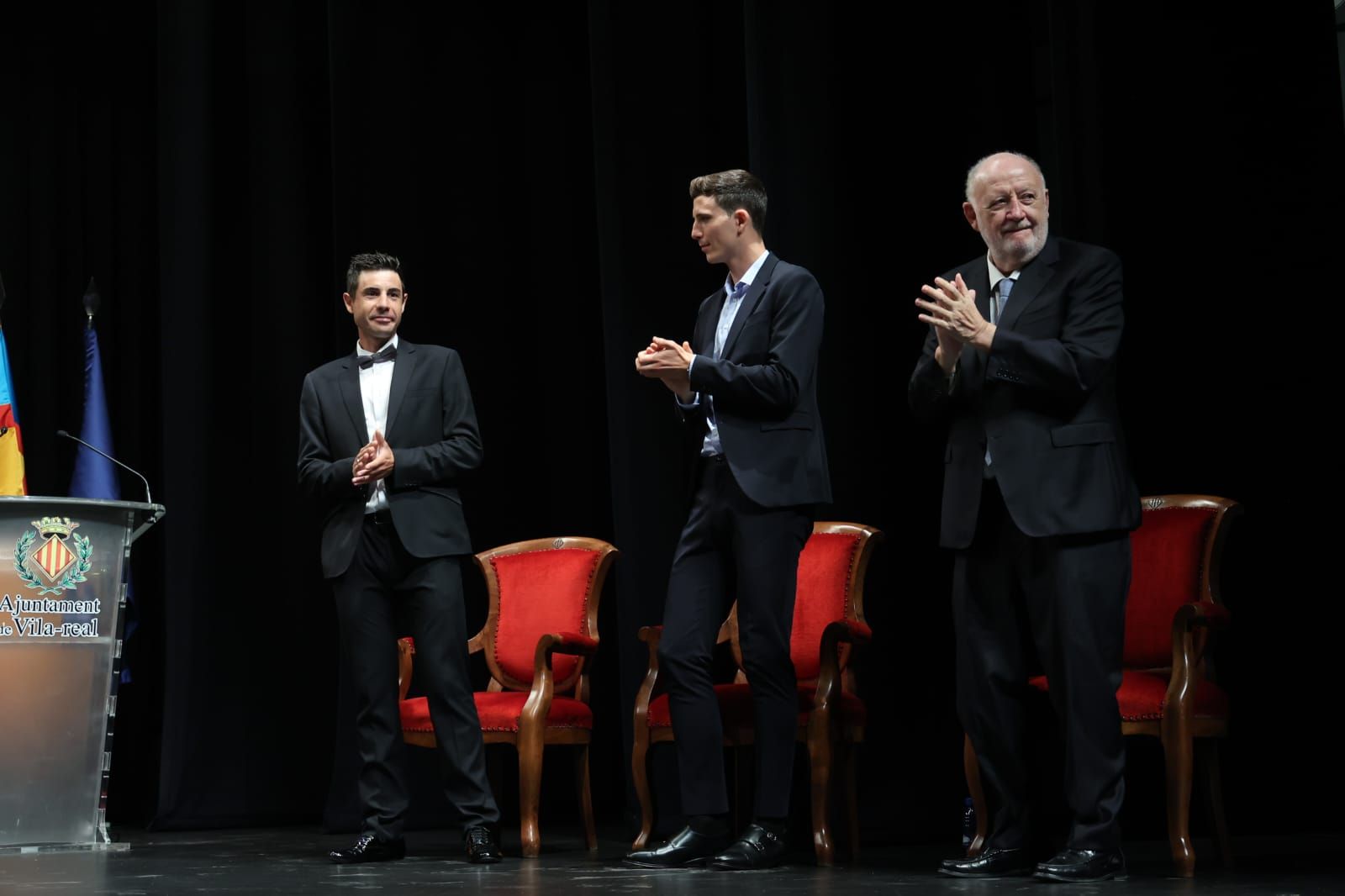 Llaneza, Pau y Sebastián Mora reciben la Medalla de Oro de Vila-real