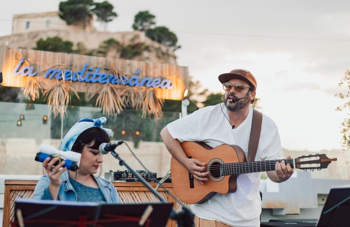 Música con el castillo de fondo: los conciertos son mágicos en Els Magazinos