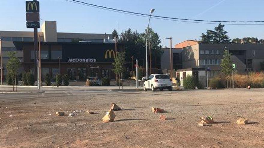 Brutícia al descampat del costat del McDonald&#039;s