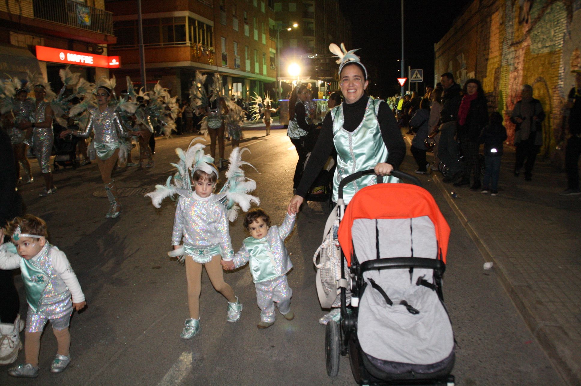 Macrogalería de fotos del segundo desfile del Carnaval de Vinaròs