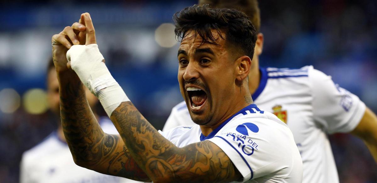 Nano Mesa celebra el gol que le marcó al Sporting con el Real Zaragoza, victoria blanquilla por 2-0 en La Romareda.