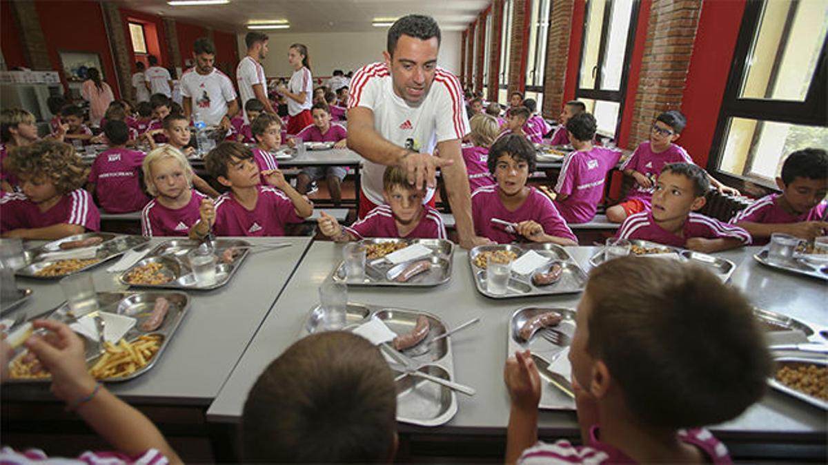 Xavi visitó su campus y respondió las preguntas de los más pequeños