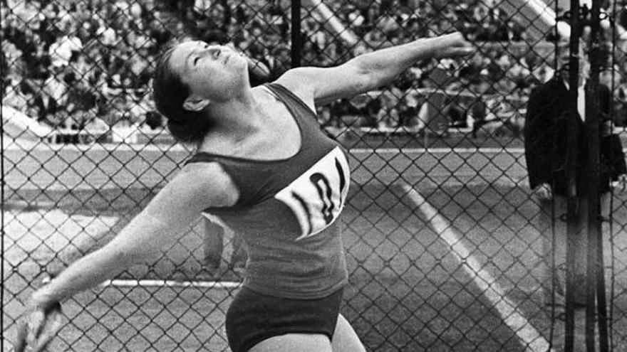 Nina Ponomareva fue la primera atleta rusa en lograr una medalla de oro en unos Juegos Olímpicos. |