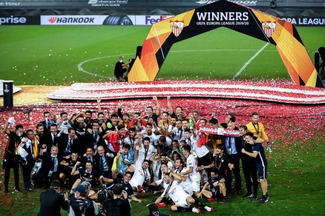 El Sevilla FC campeón en la final de la UEFA Europa League 2020 disputada en el Rhein Energie Stadion en Colonia entre el Sevilla FC y el Inter de Milan.