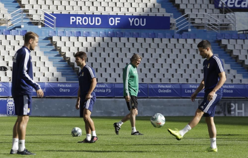 Entrenamiento del Real Oviedo en el Carlos Tartiere