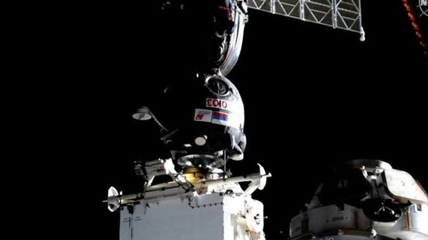 Atraque de la nave Soyuz en la Estación Espacial.