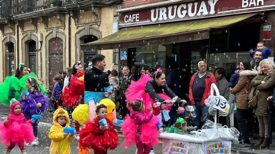 Salas celebra por todo lo alto su desfile de Carnaval con unos 200 participantes