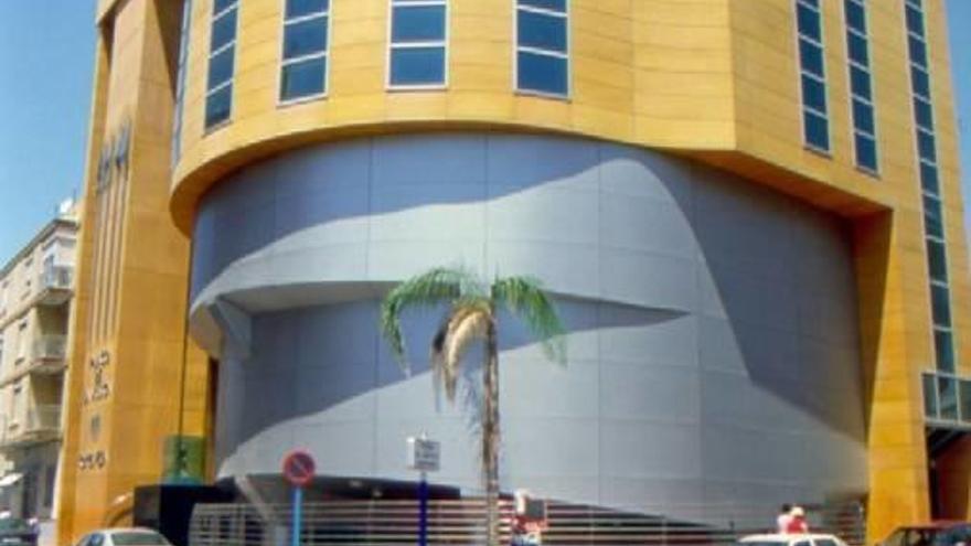 Imagen de la fachada del Palacio de la Música de Torrevieja.