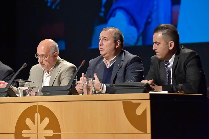 Presentación del libro sobre el entrenador de ...