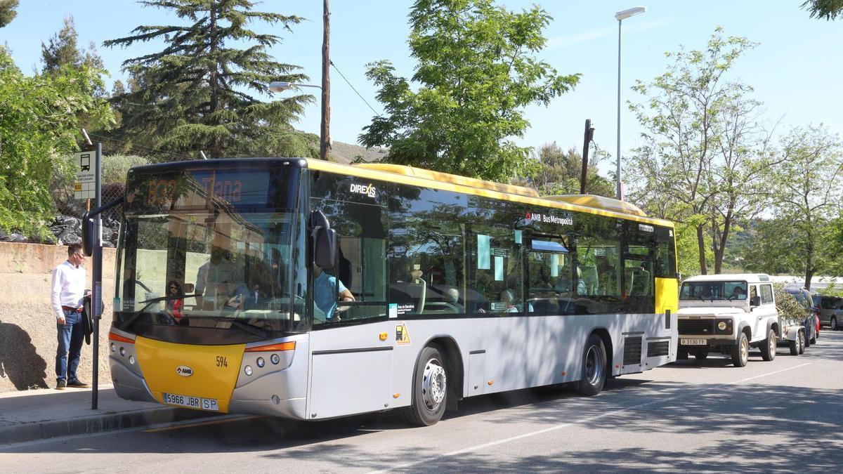 Autobús que recorrerà la nova línia B32 en el municipi de Tiana