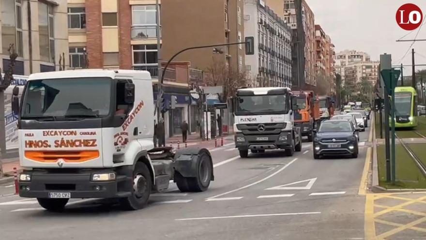 Los transportistas protestan en Murcia ante la subida del precio del combustible