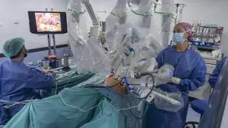 Sanidad estudia doblar turnos y operar por las tardes