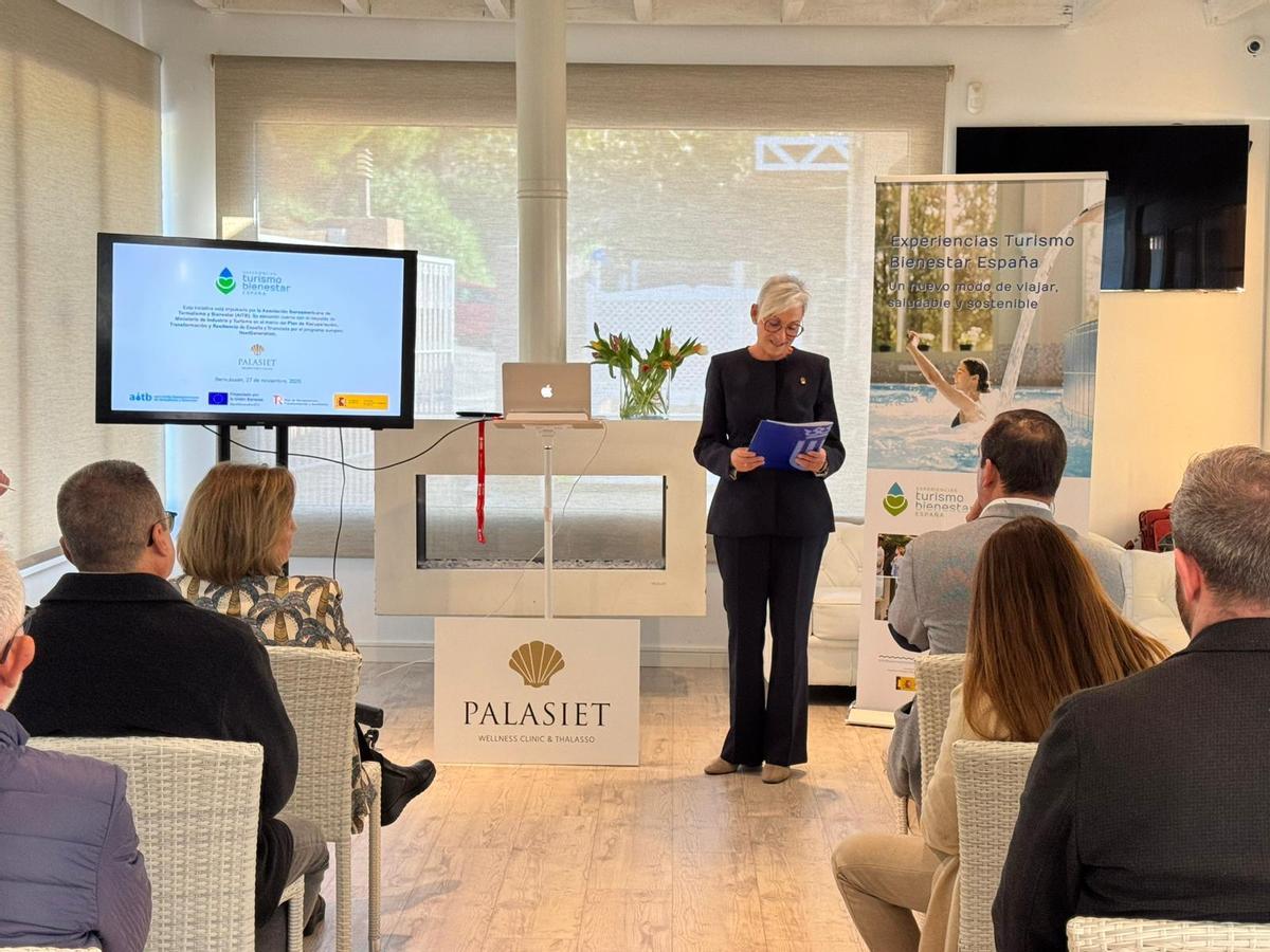 La vicealcaldesa del Ayuntamiento de Benicàssim, Rosa Mari Gil, durante el acto.