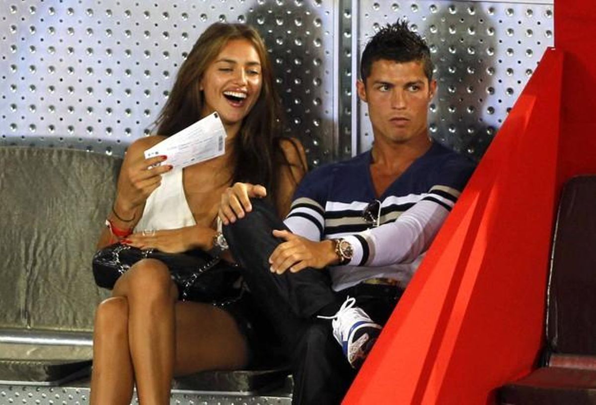 Cristiano Ronaldo i la seva nòvia Irina, ahir, a Madrid. Cristiano Ronaldo i la seva nòvia Irina, ahir, a Madrid.