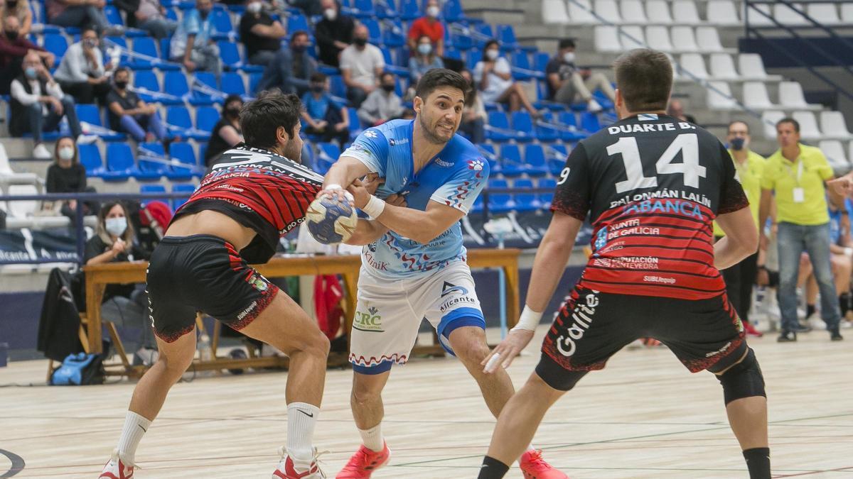 Ataque del Horneo Sporting Alicante en el partido de esta temporada ante el Lalín.