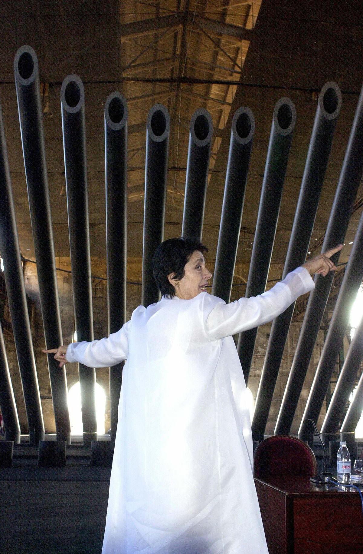 Irene Papas en la presentación de 'Las Troyanas' con la escenografía de Calatrava.