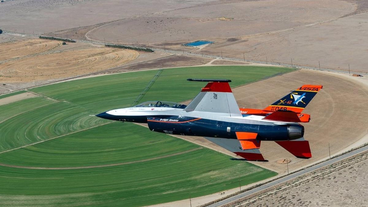 El avión de prueba de simulador de vuelo de estabilidad variable X-62A, o VISTA.