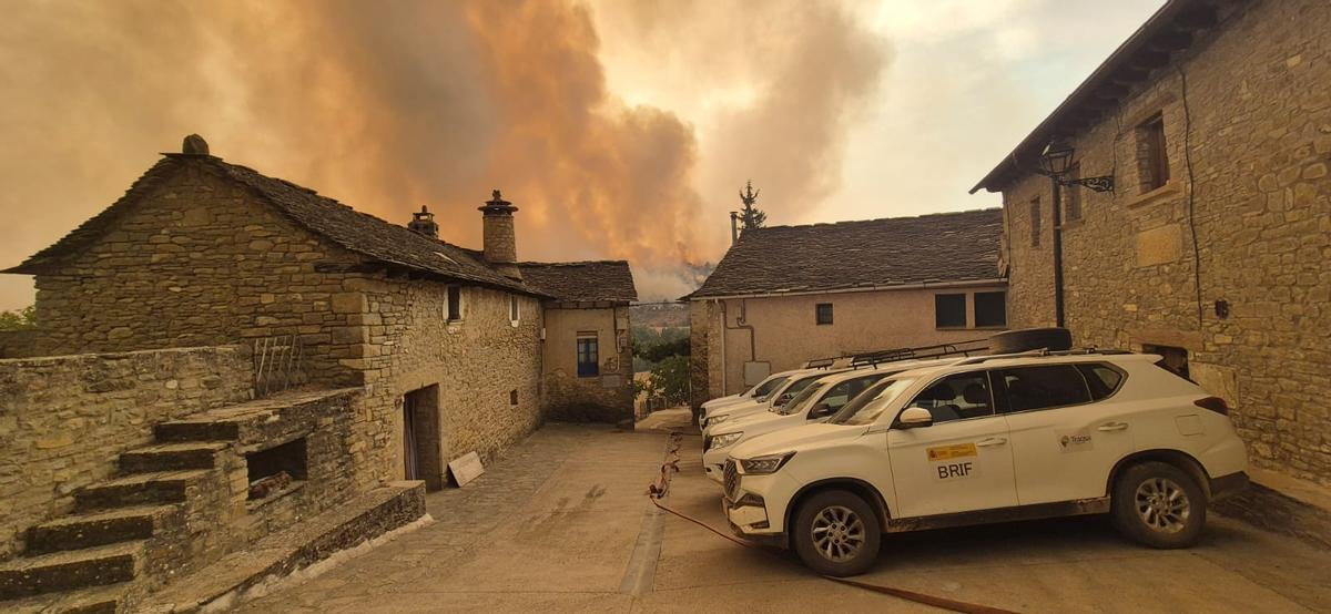Imágenes del incendio de Riglos desde distintos puntos.